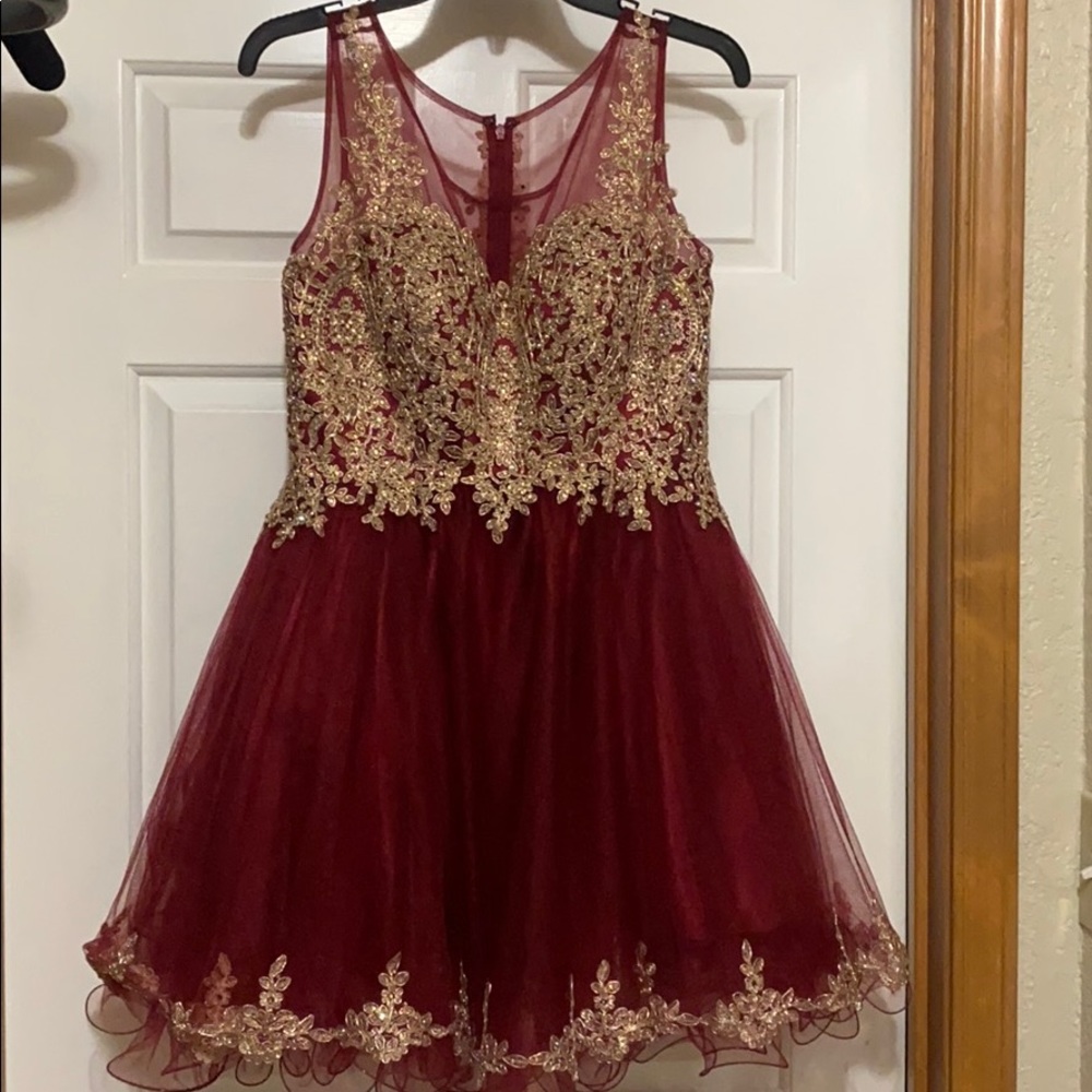 Fiesta Fashion - Burgundy Tulle Embellished Dress